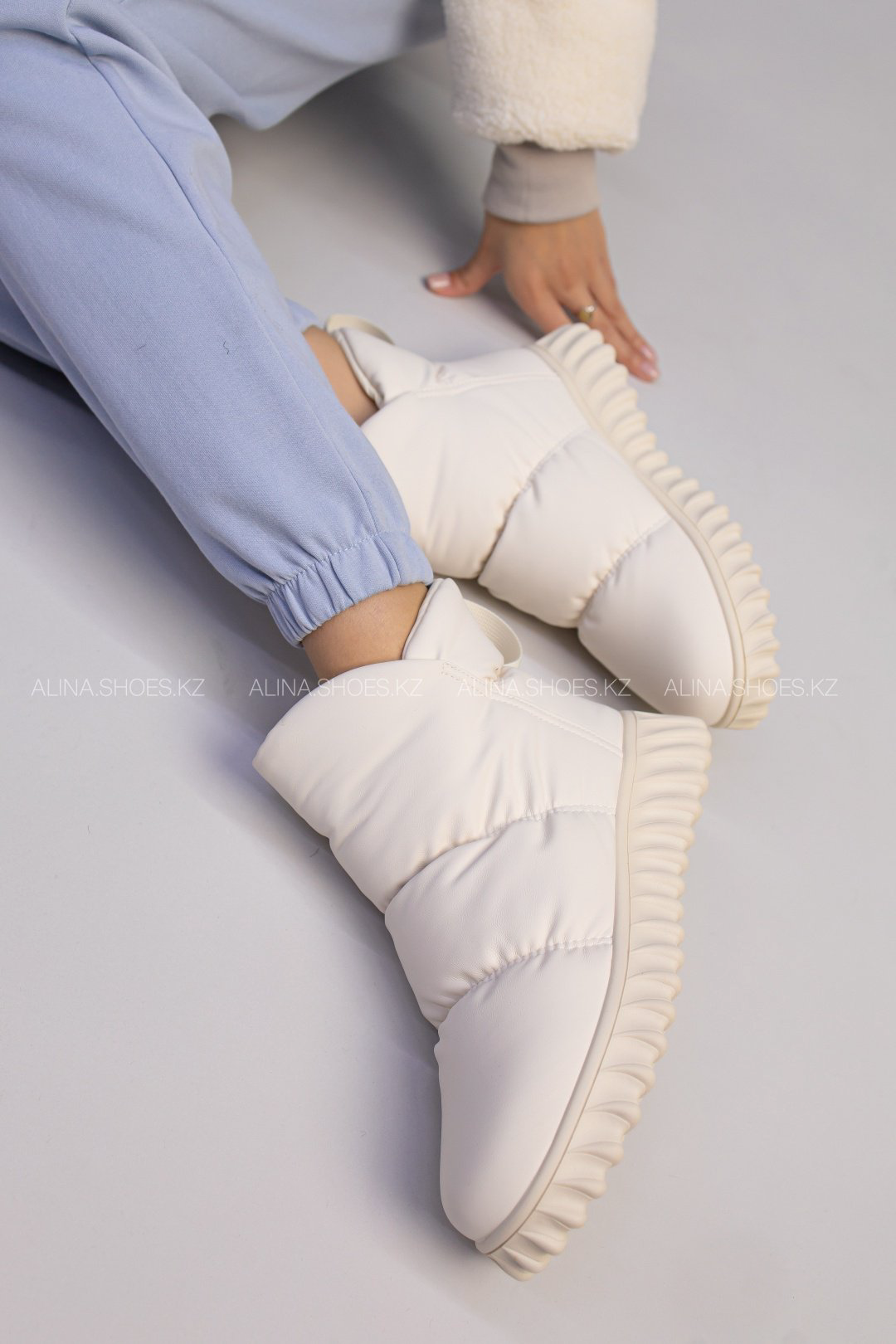 Дутики alinashoes белый купить,NaN