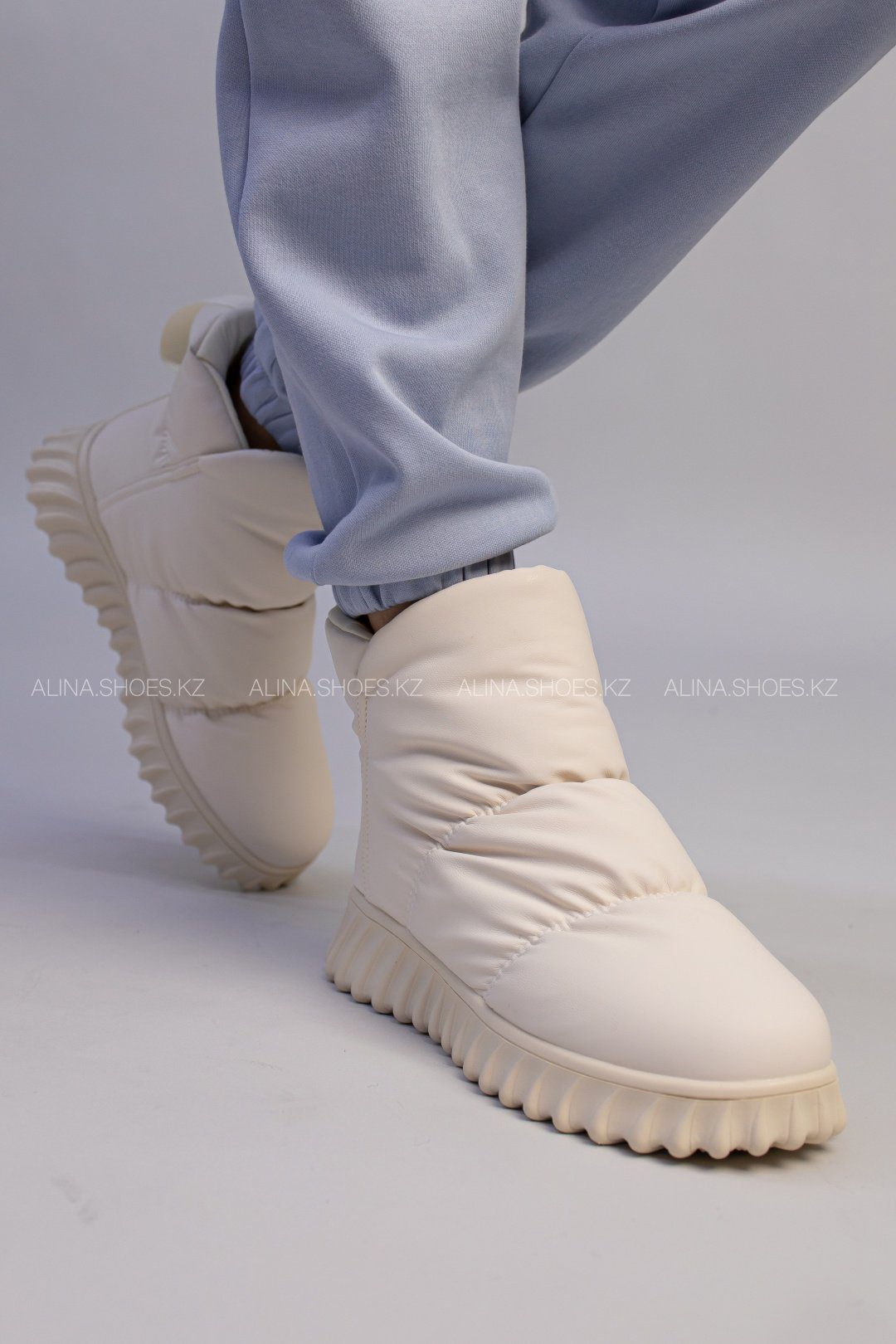 Дутики alinashoes белый купить,NaN