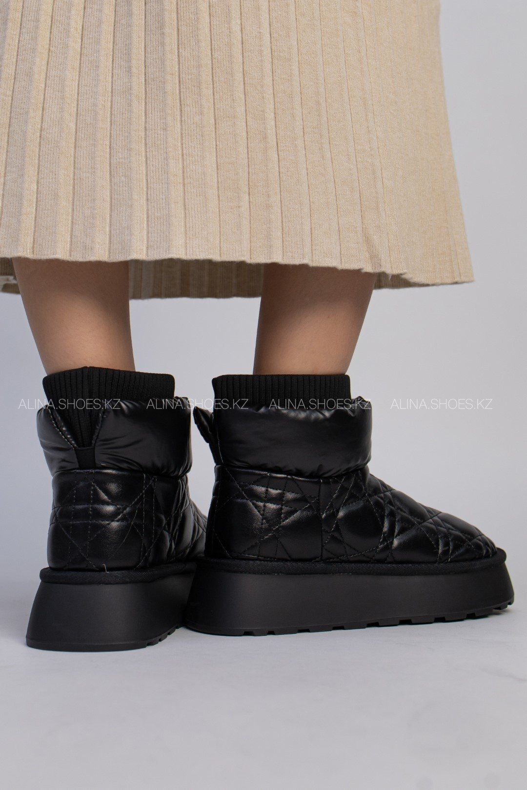 Дутики alinashoes черный купить,NaN
