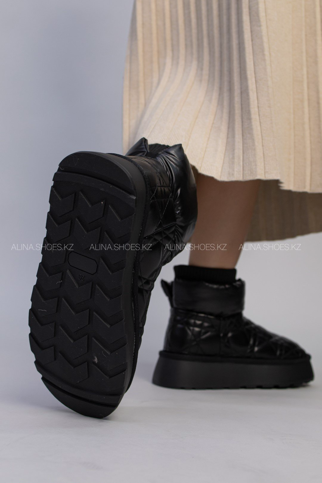 Дутики alinashoes черный купить,NaN
