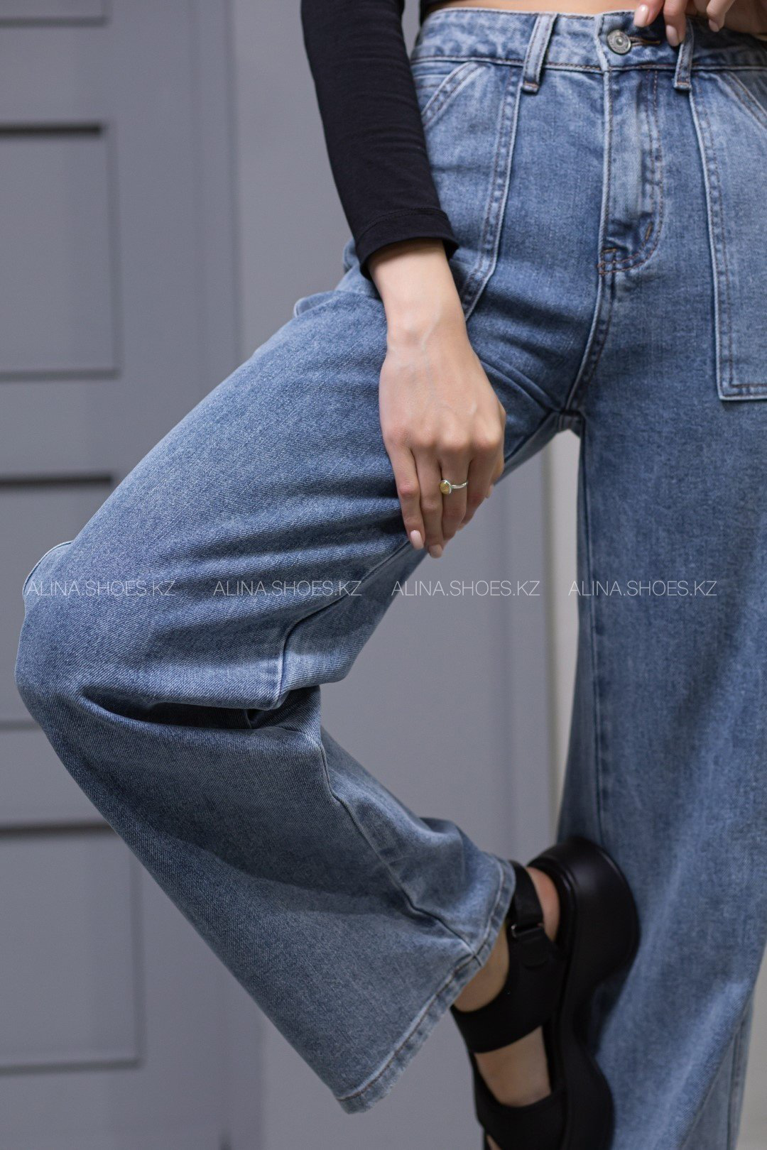 Джинсы прямые alinashoes голубой купить,NaN
