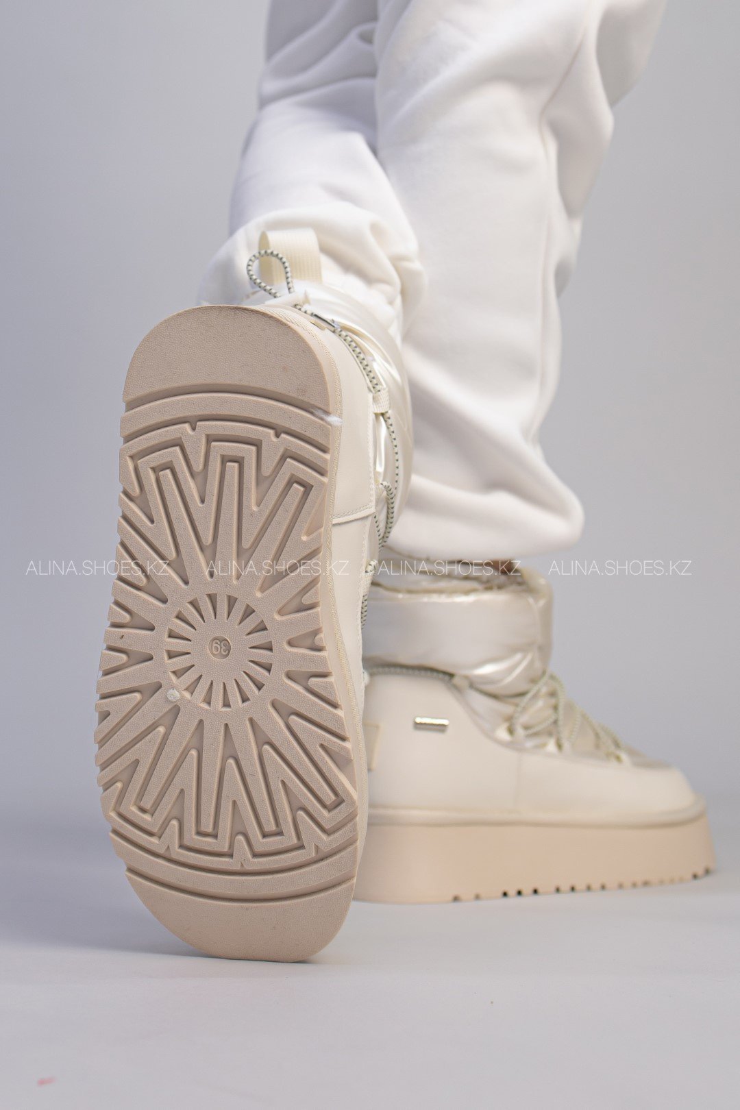Дутики alinashoes бежевый купить,NaN