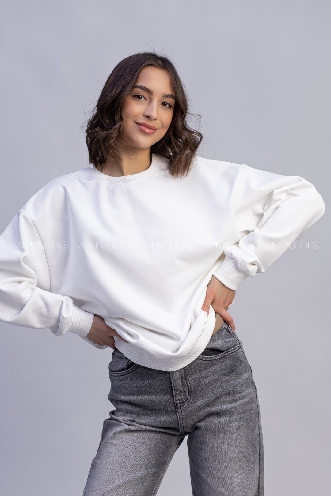 Свитшот alinashoes без принта белый 2XL купить,NaN