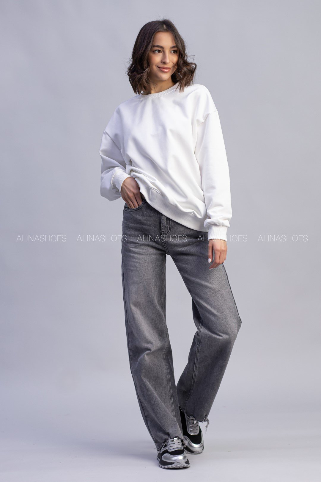 Свитшот alinashoes без принта белый 2XL купить,NaN