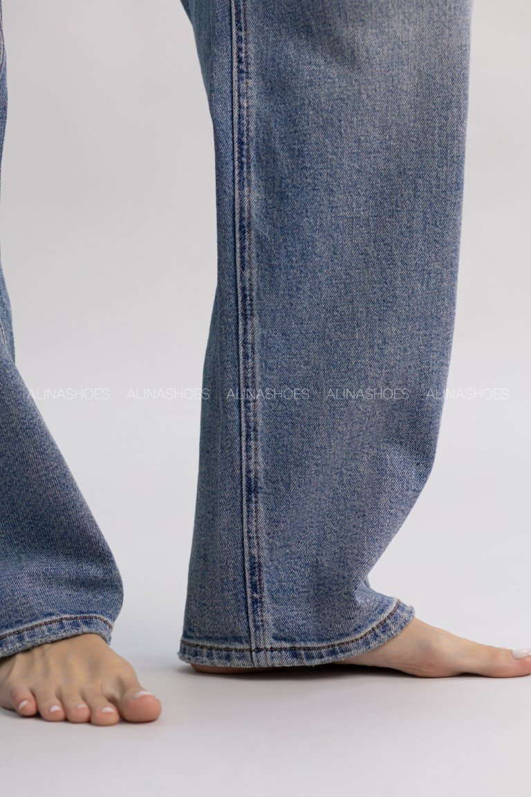 Джинсы бананы alinashoes голубой купить,NaN