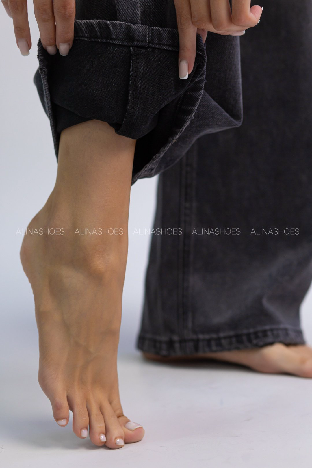 Джинсы прямые alinashoes серый купить,NaN