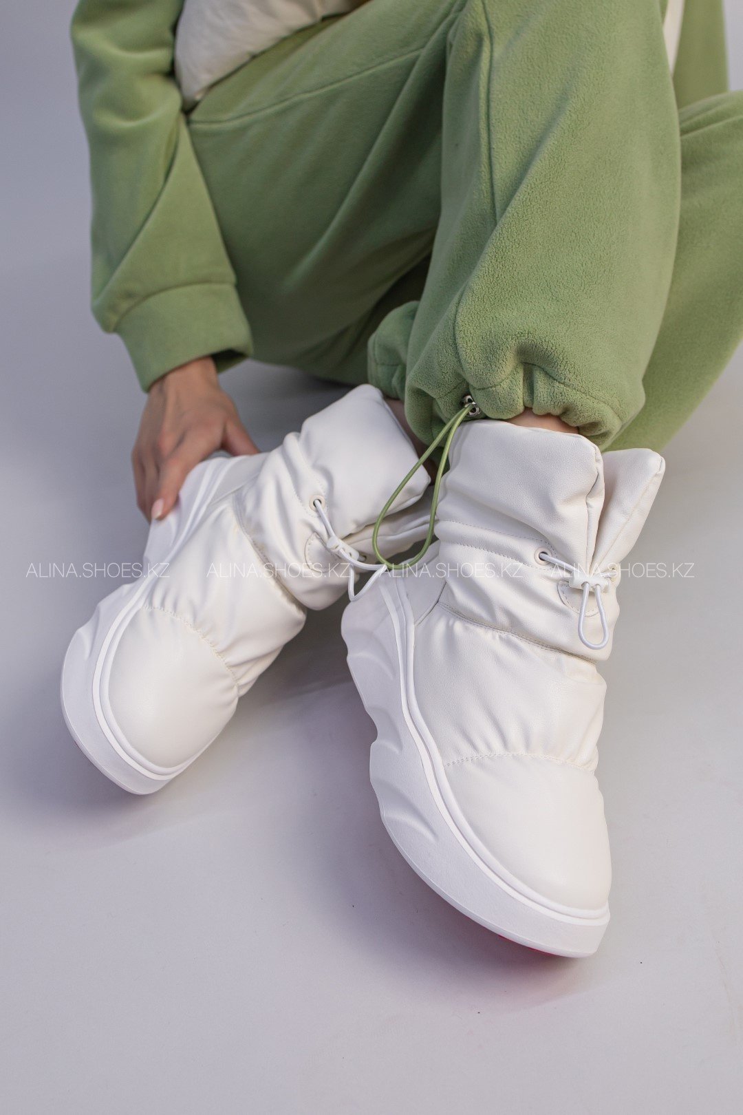 Дутики alinashoes бежевый купить,NaN
