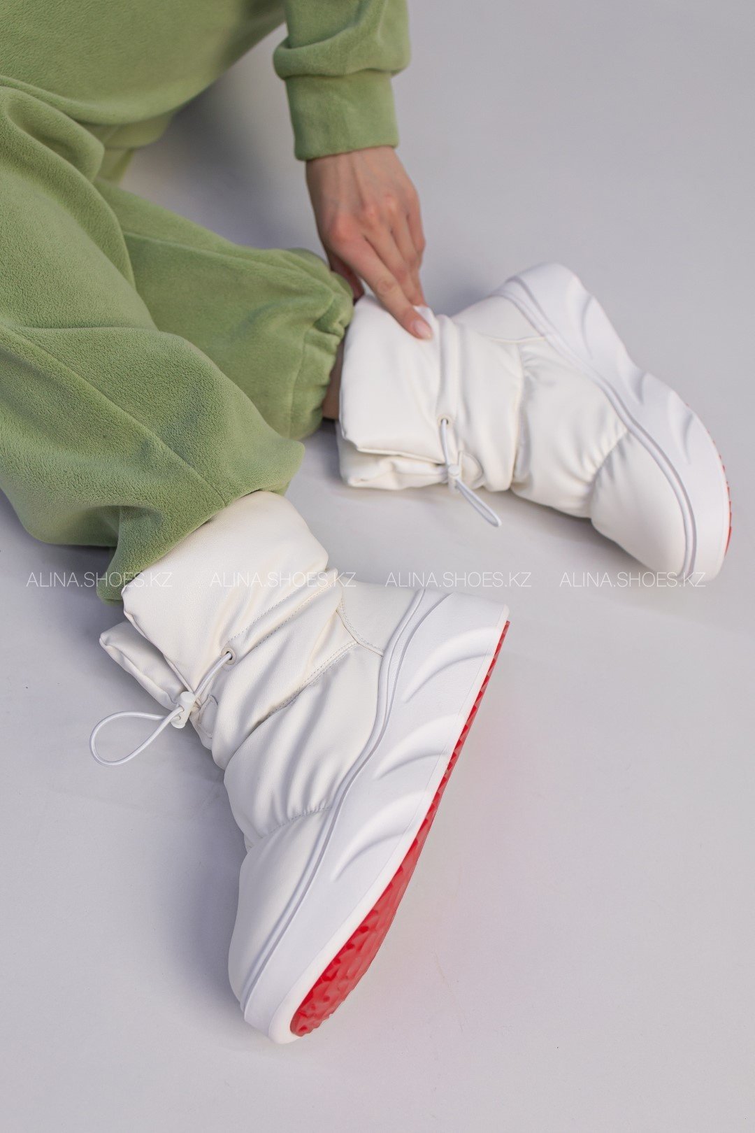 Дутики alinashoes бежевый купить,NaN
