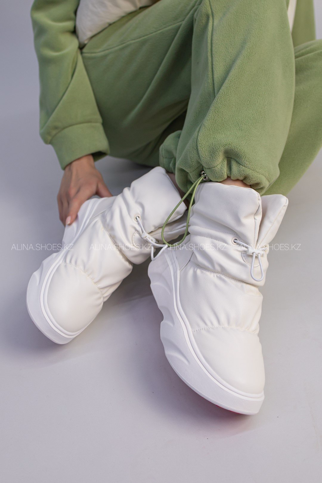 Дутики alinashoes бежевый купить,NaN