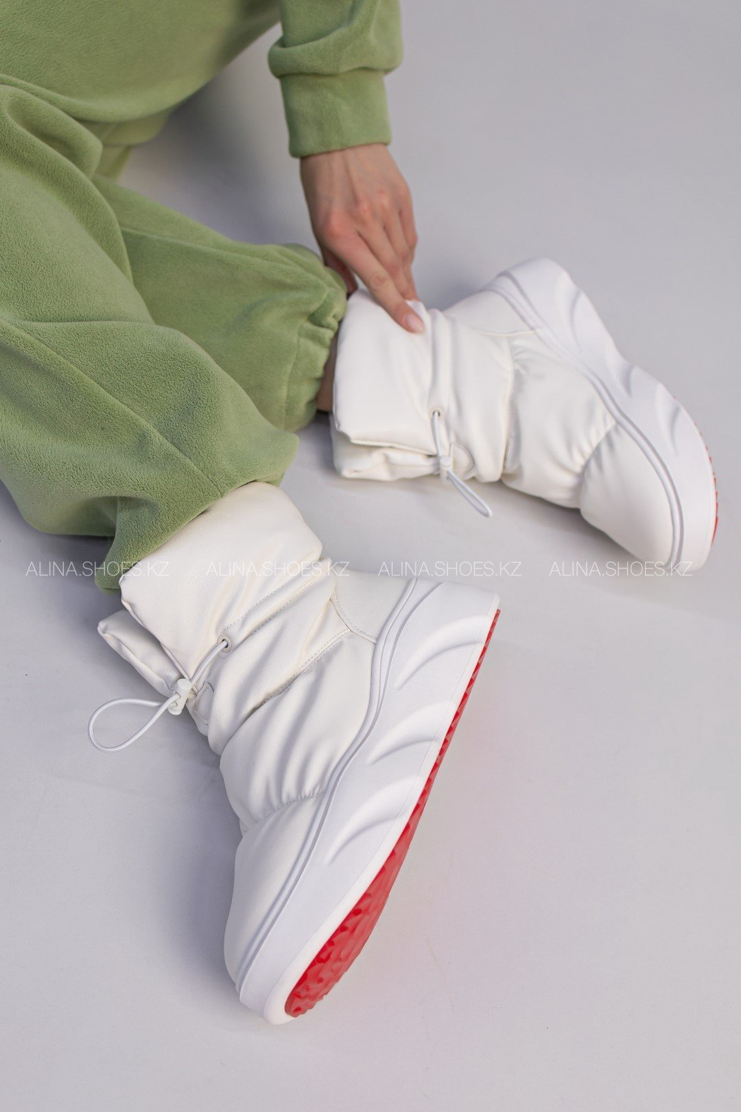 Дутики alinashoes бежевый купить,NaN