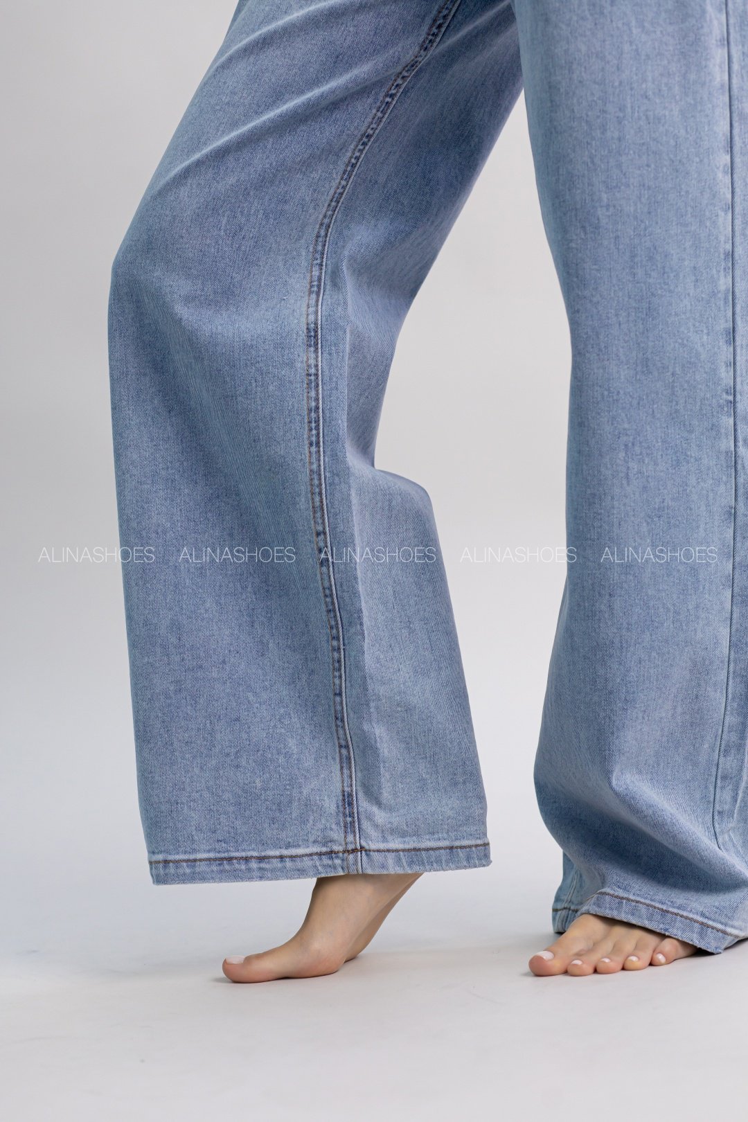 Джинсы прямые alinashoes голубой купить,NaN