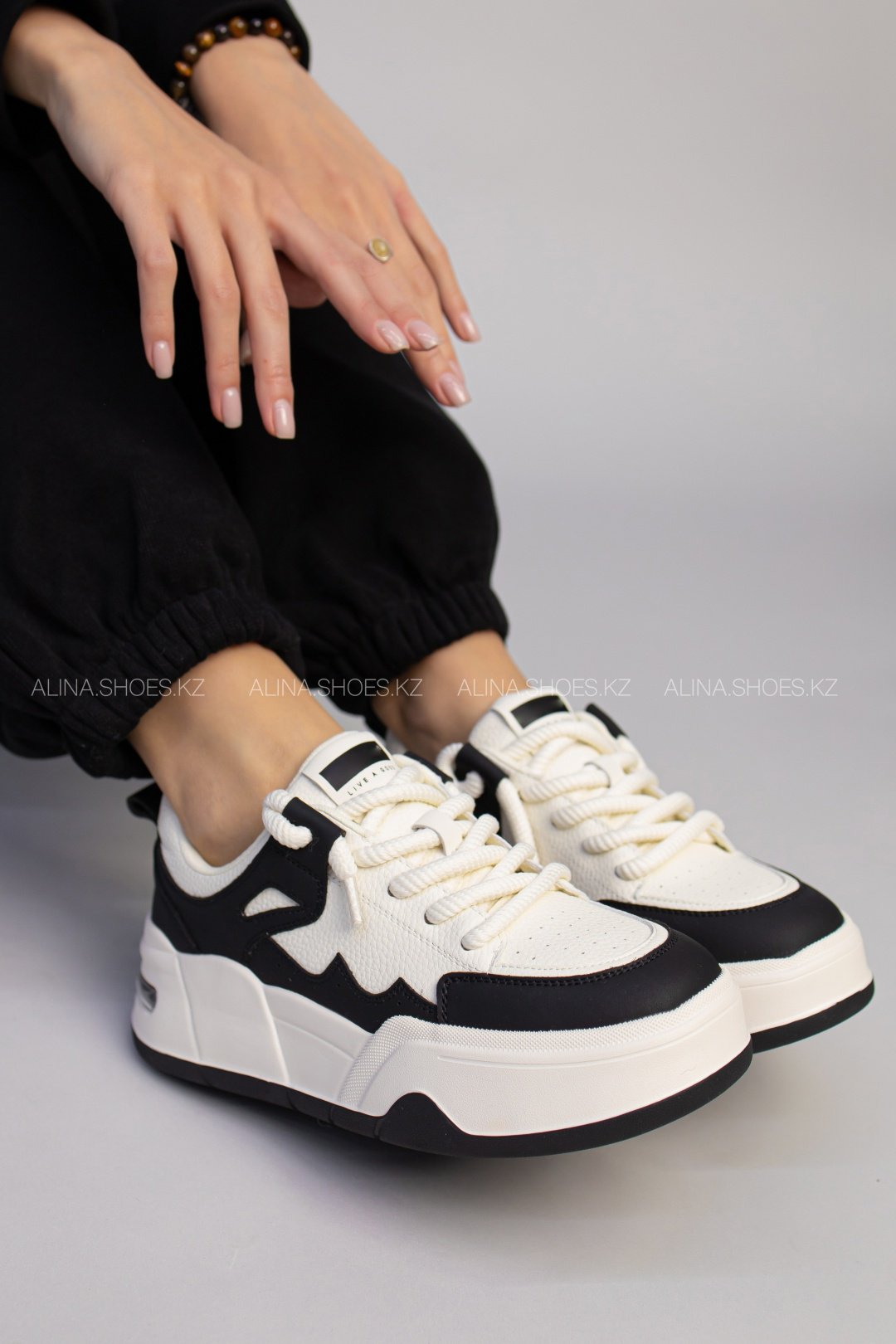 Кроссовки alinashoes черный купить,NaN