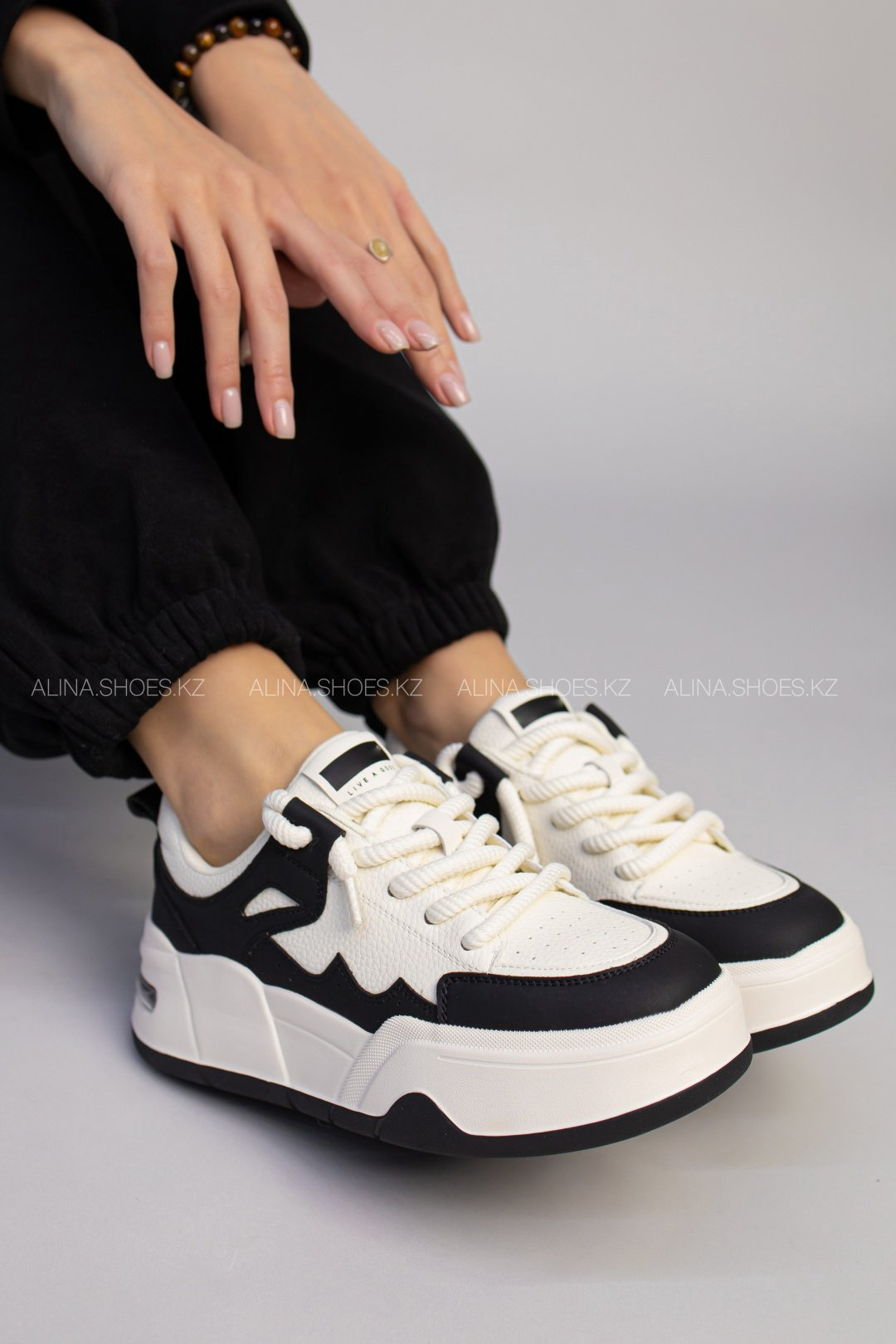 Кроссовки alinashoes черный купить,NaN