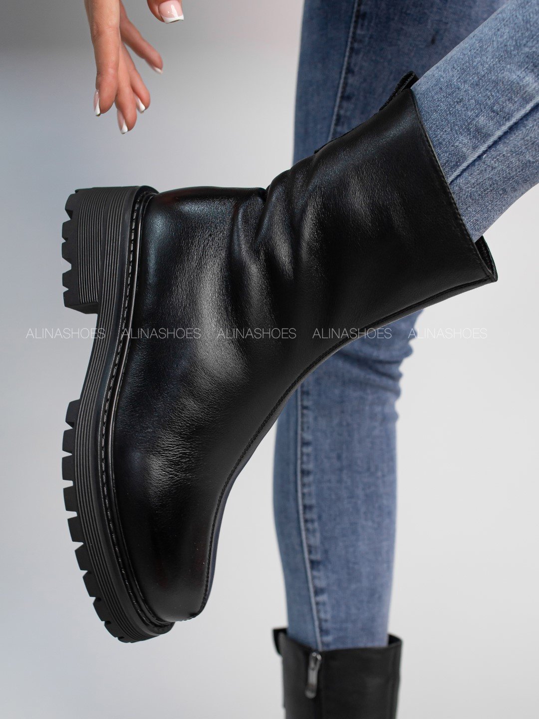 Ботинки alinashoes black 39 купить,NaN
