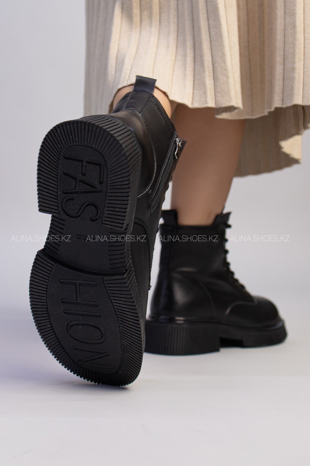 Ботинки alinashoes black 36 купить,NaN