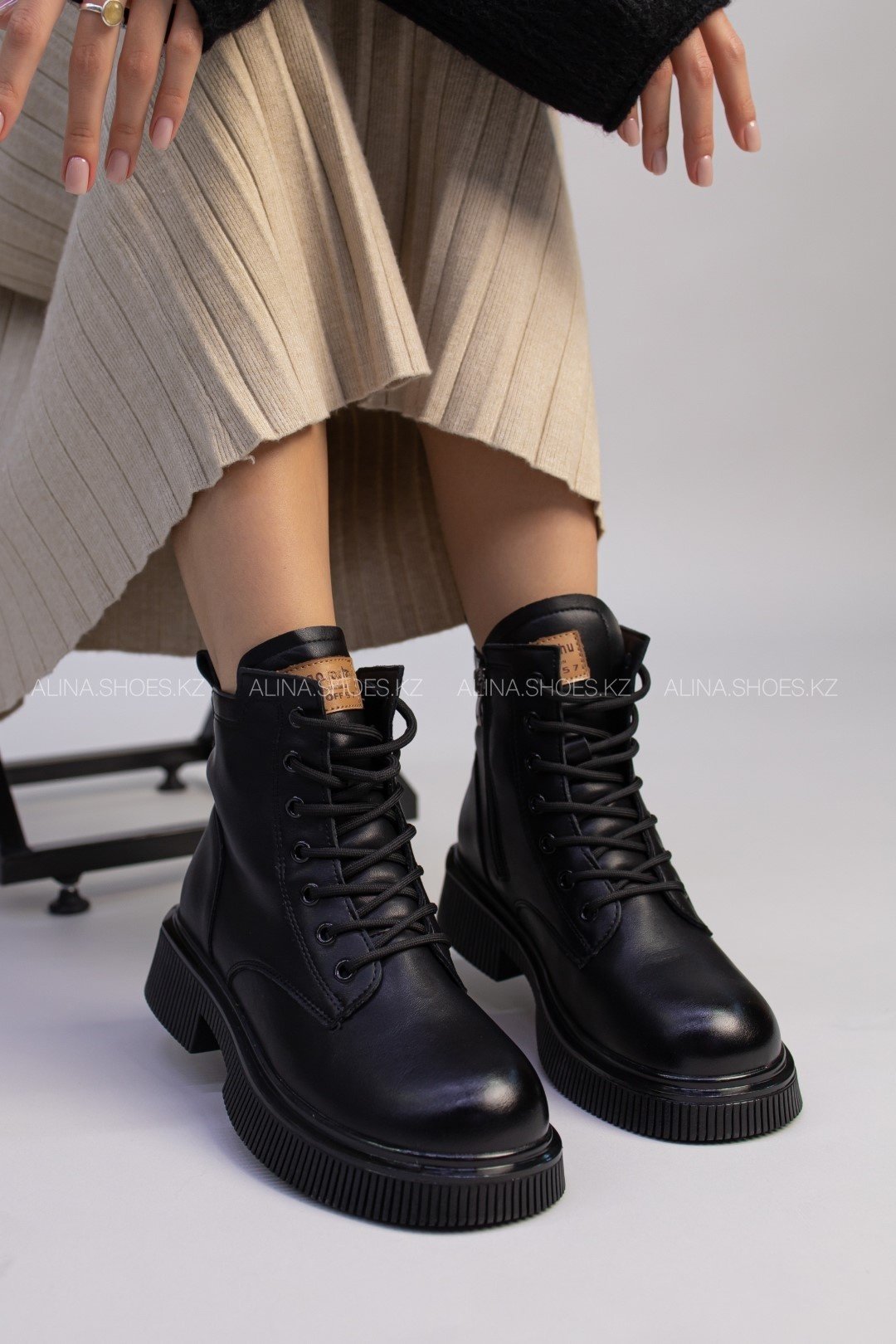 Ботинки alinashoes black 36 купить,NaN