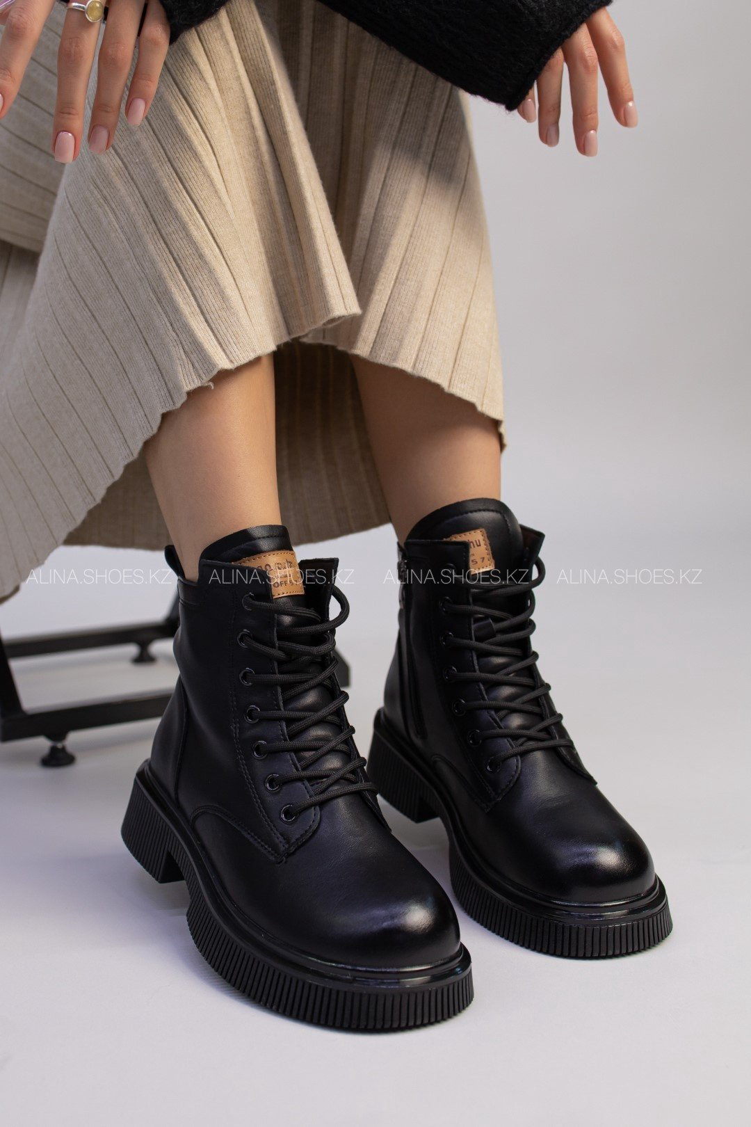 Ботинки alinashoes black 36 купить,NaN