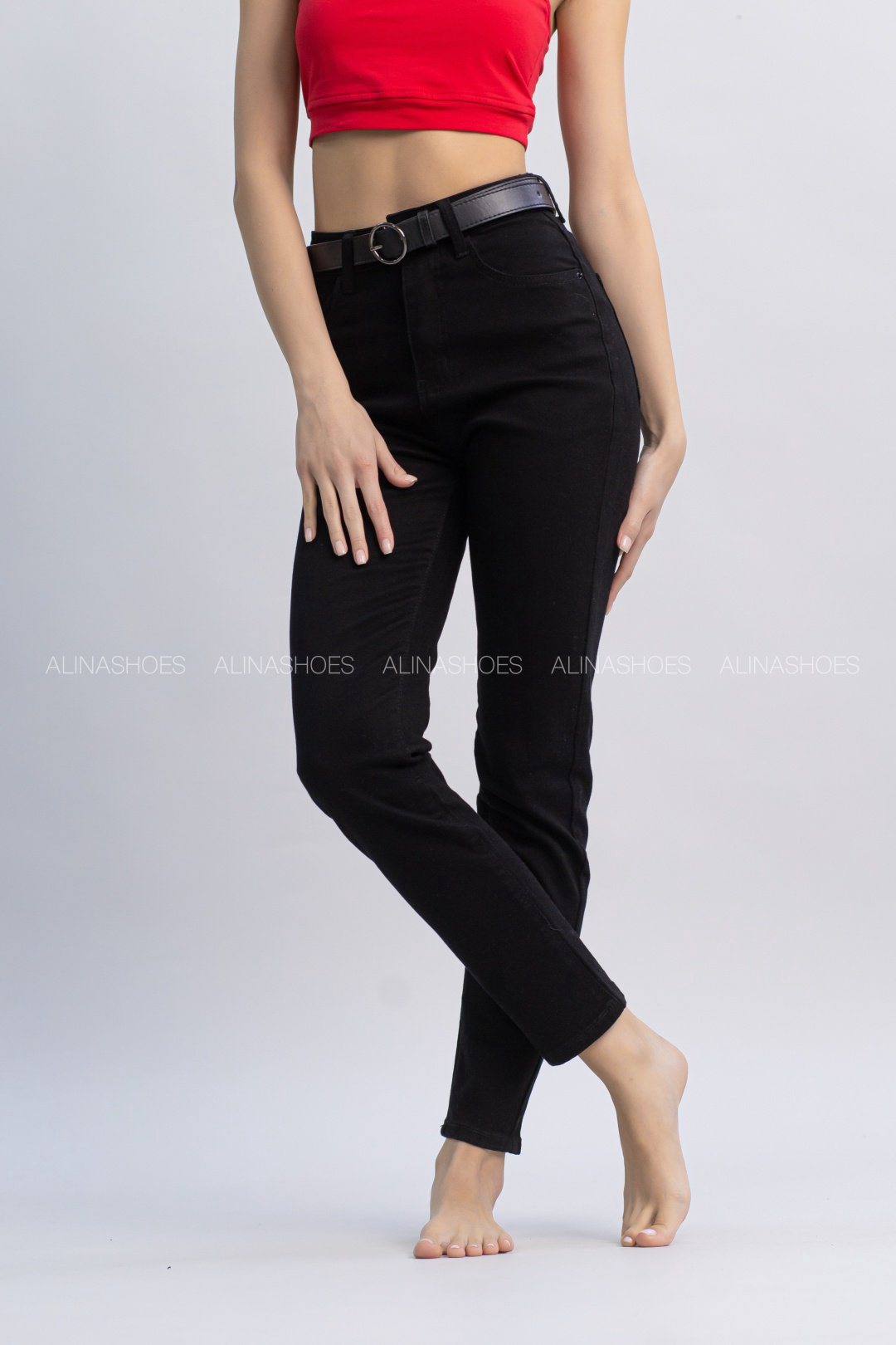 Джинсы зауженные alinashoes черный купить,NaN