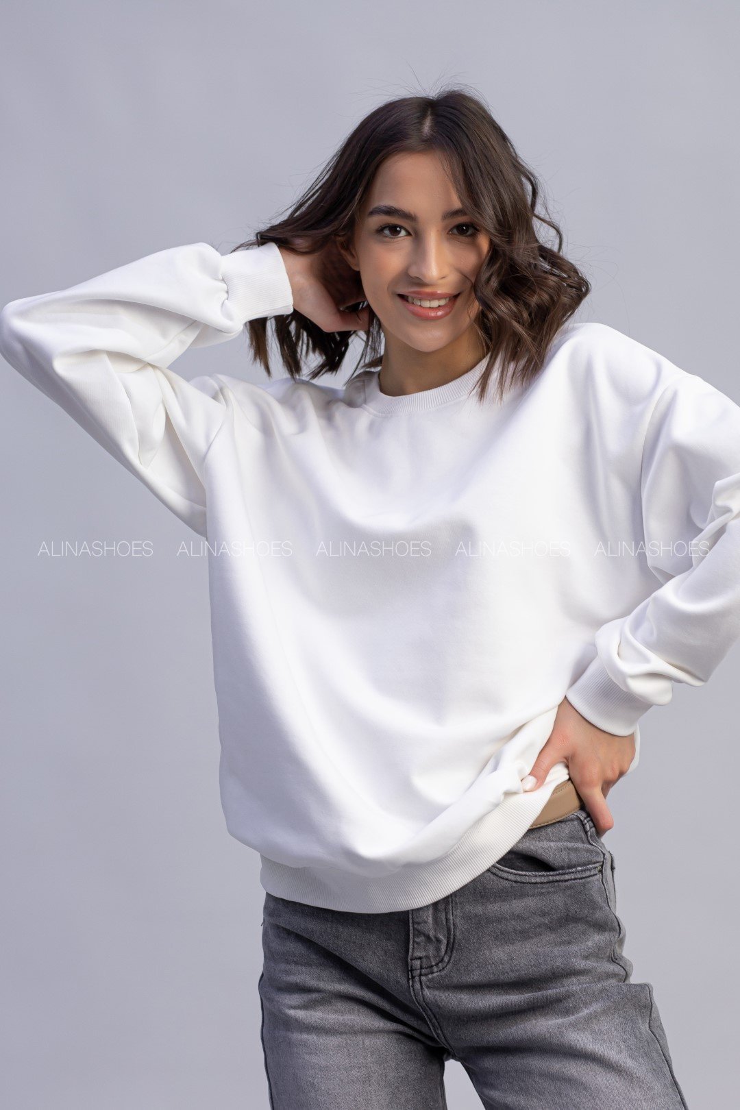 Свитшот alinashoes без принта белый L купить,NaN