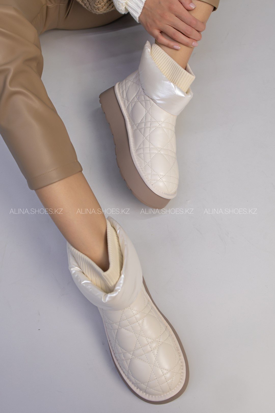 Дутики alinashoes бежевый купить,NaN