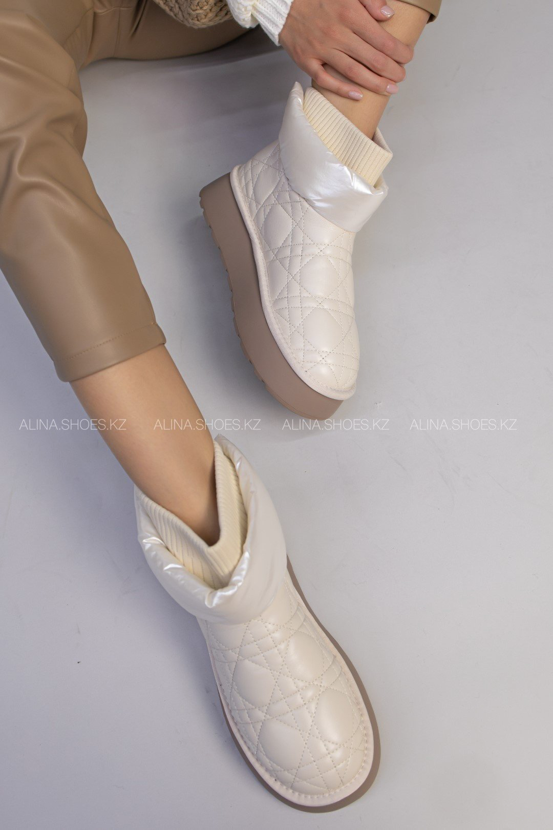 Дутики alinashoes бежевый купить,NaN