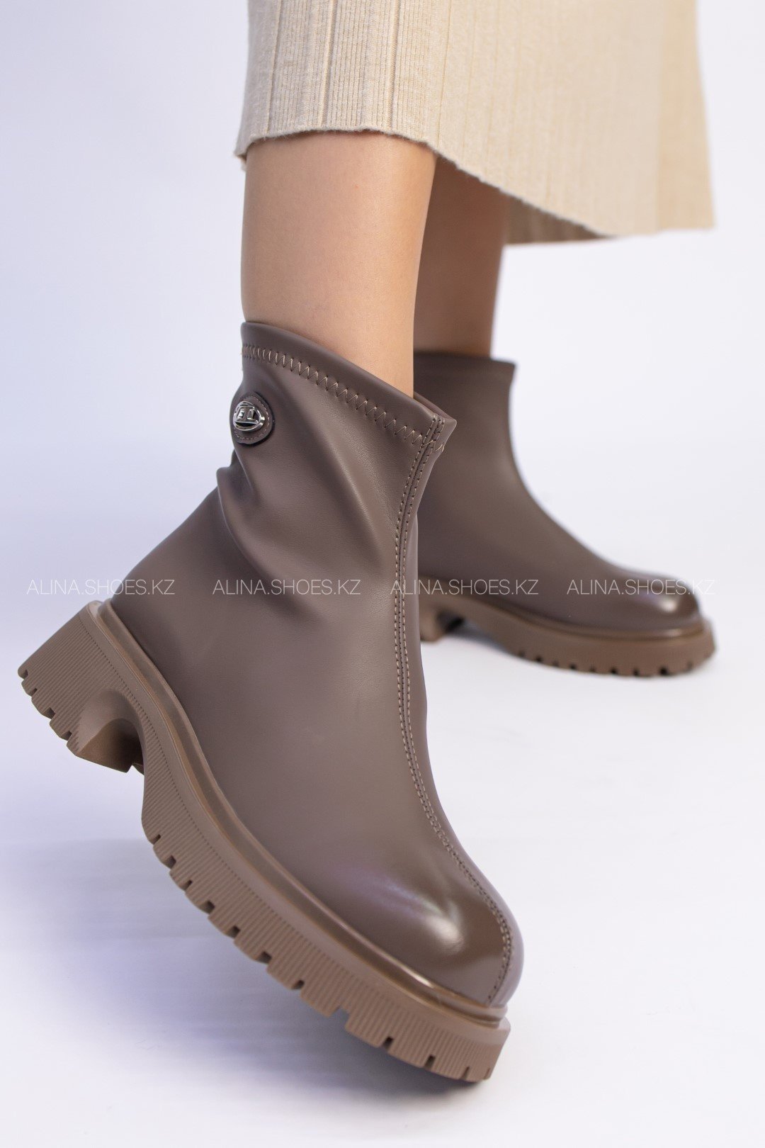 Ботинки alinashoes brown 35 купить,NaN