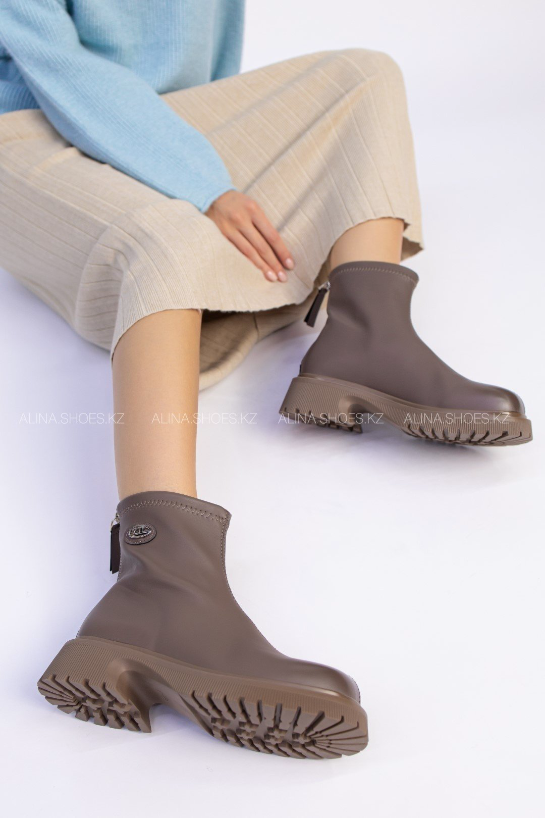 Ботинки alinashoes brown 35 купить,NaN