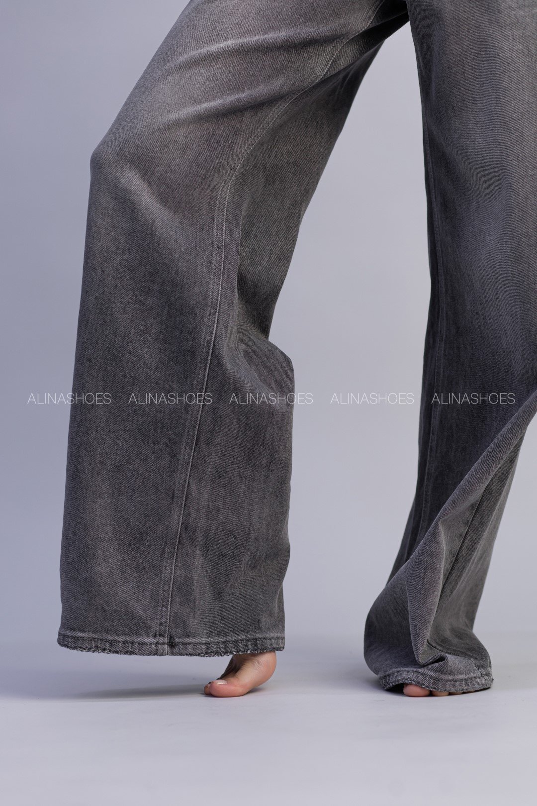 Джинсы прямые alinashoes графит купить,NaN