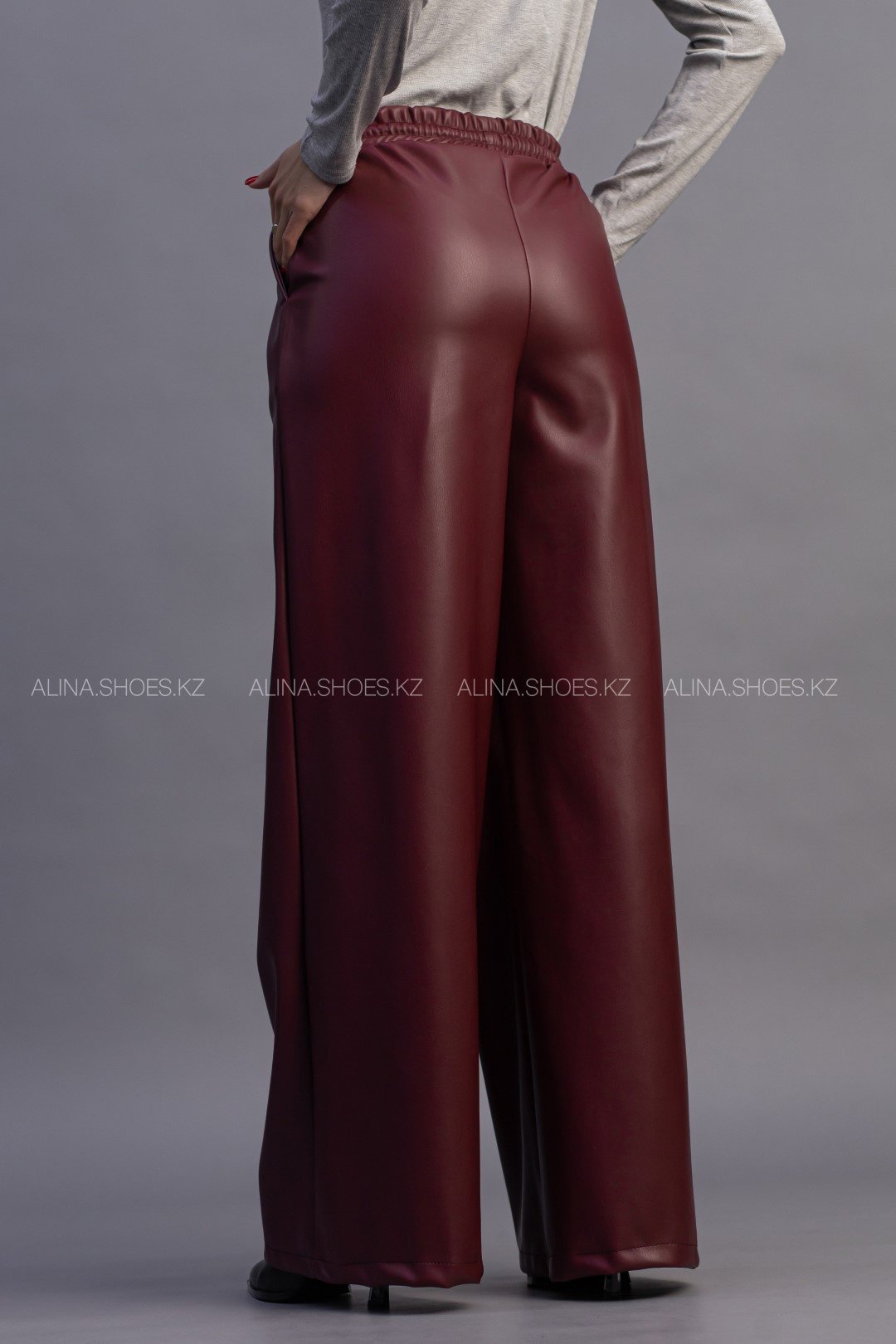Кожаные брюки alinashoes бордовый купить,NaN