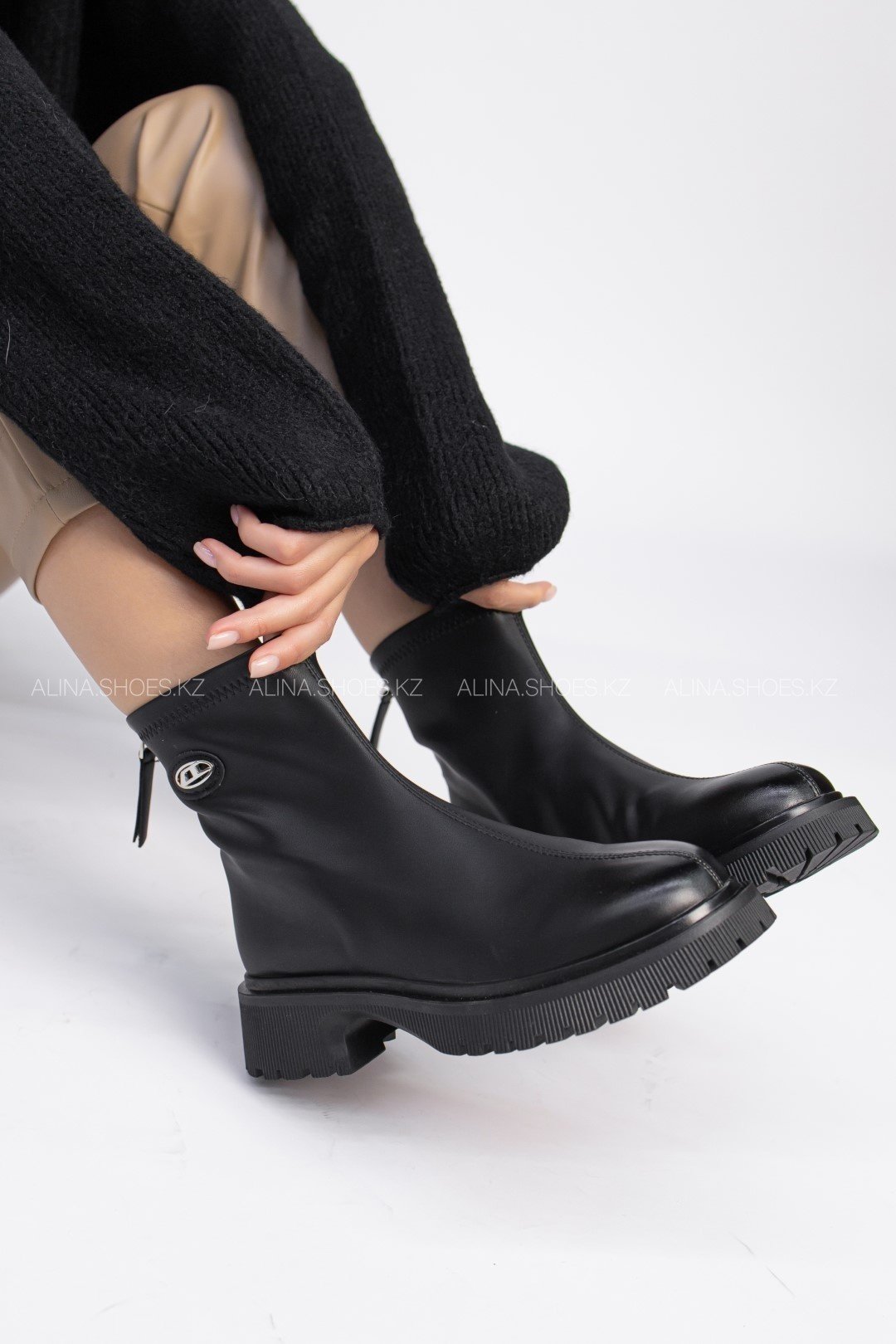 Ботинки alinashoes black 40 купить,NaN