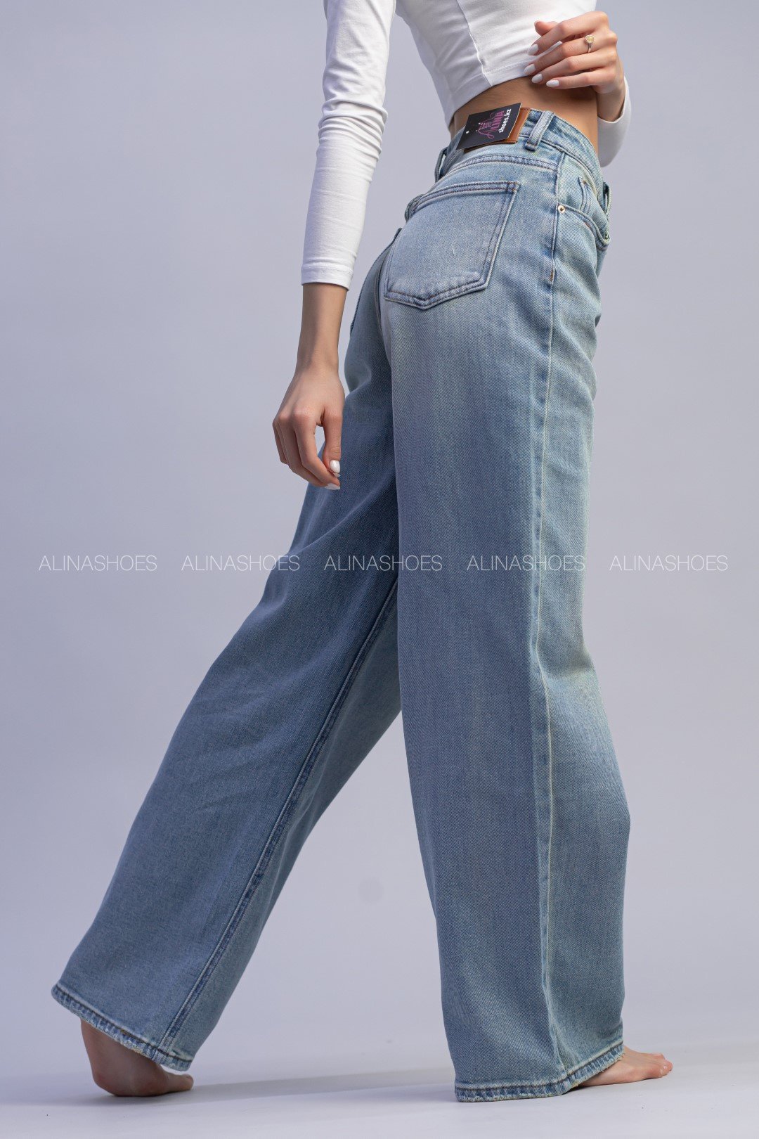 Джинсы прямые alinashoes голубой купить,NaN