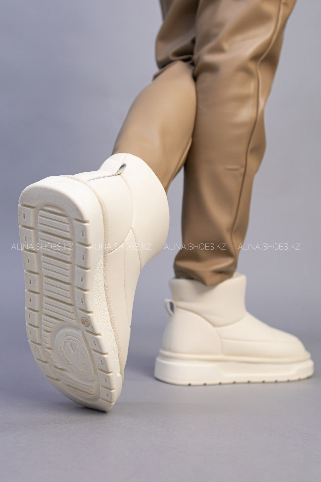 Дутики alinashoes белый купить,NaN