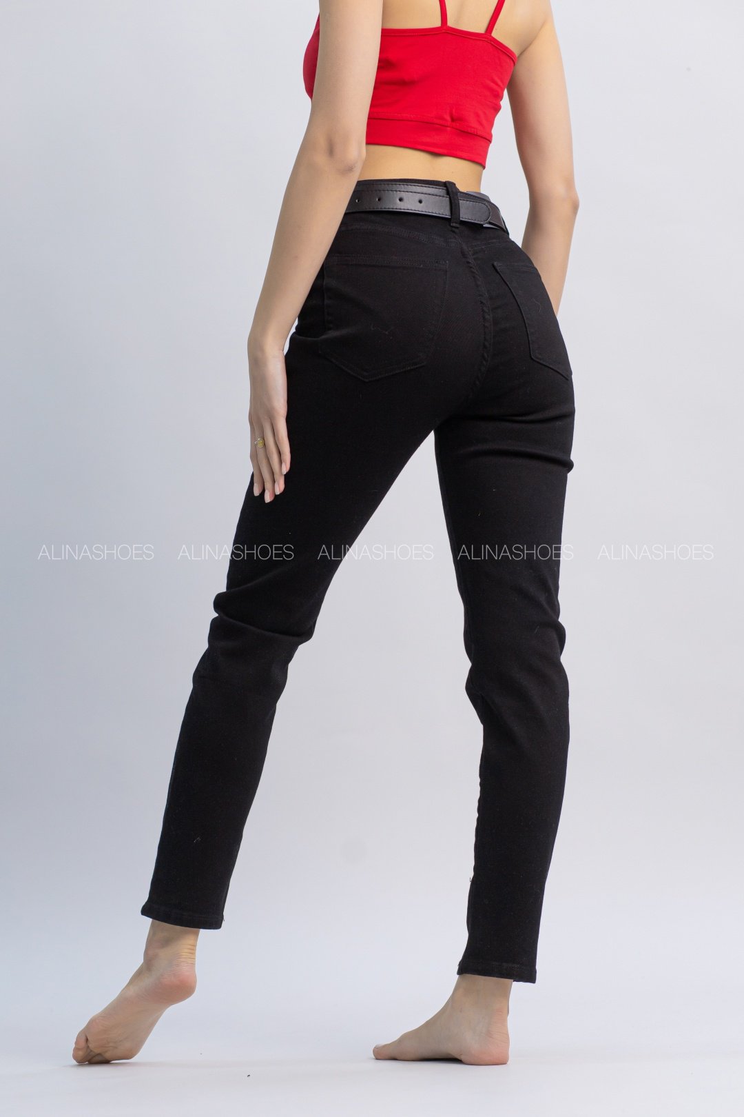 Джинсы зауженные alinashoes черный купить,NaN