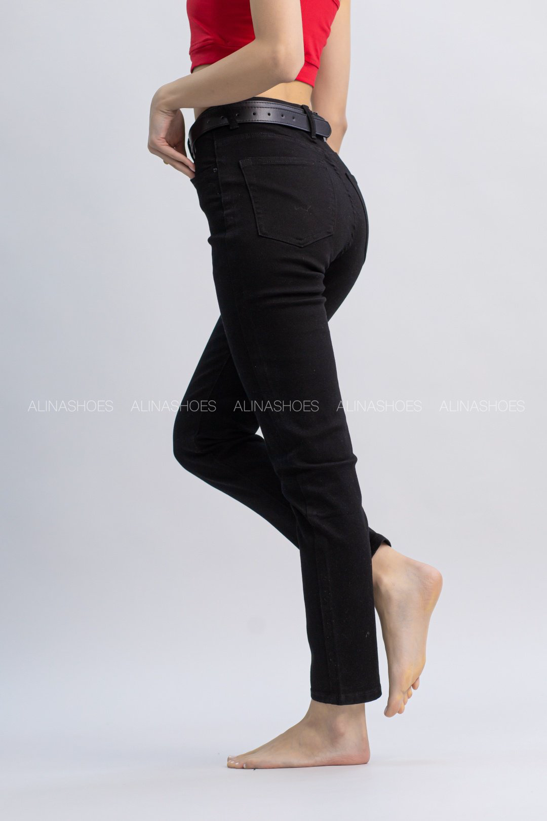 Джинсы зауженные alinashoes черный купить,NaN
