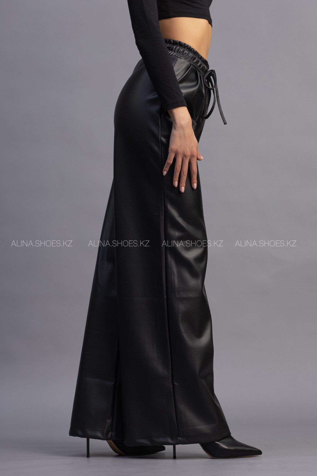 Кожаные брюки alinashoes черный купить,NaN
