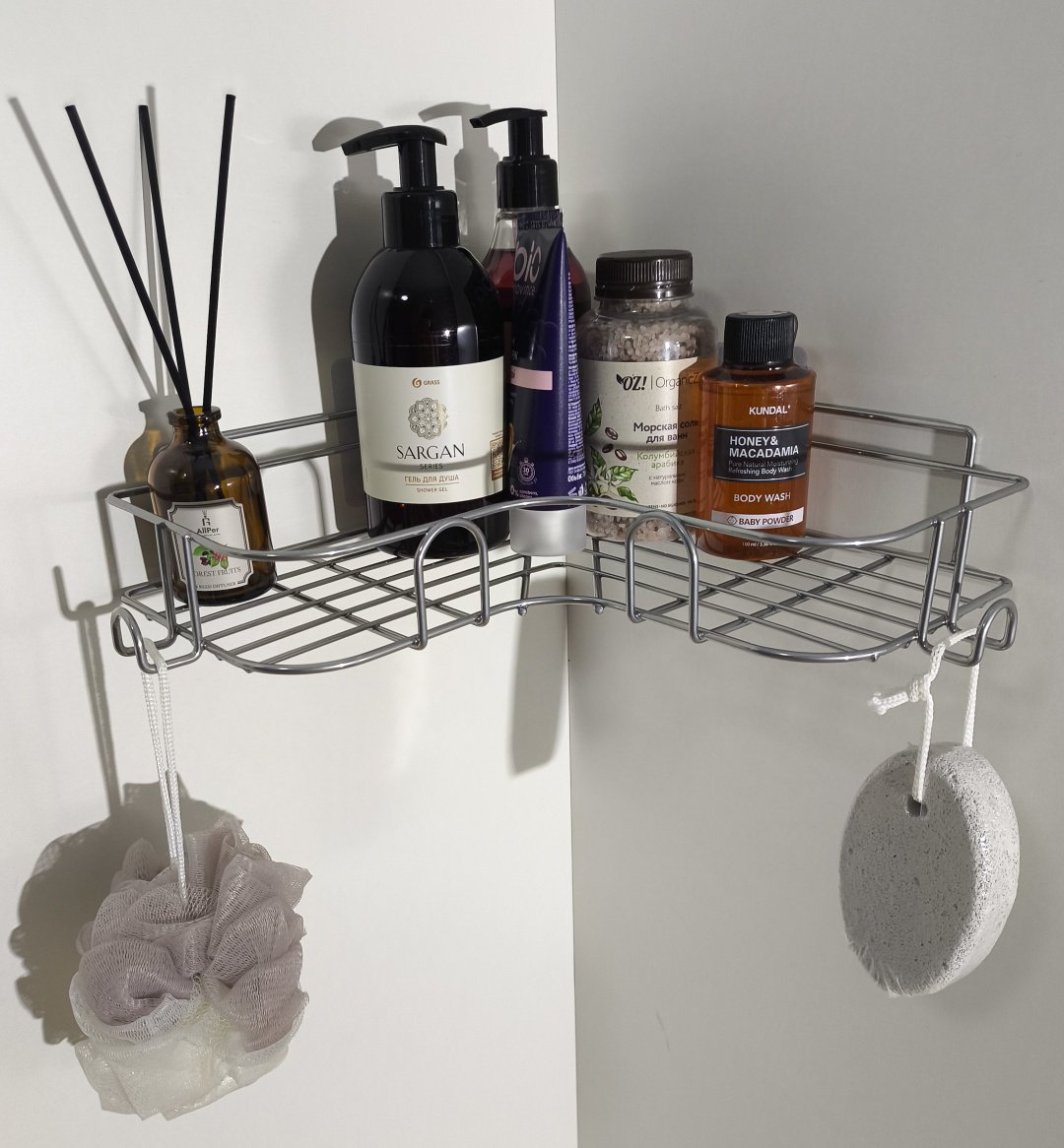 Полка для ванной П24431 с вешалками Sanflor, угловая, хром зеркальный