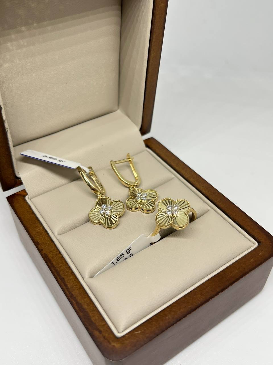 Exclusive Gold Aij80 вес 5.25 г золото, без вставок, цирконий купить,390950