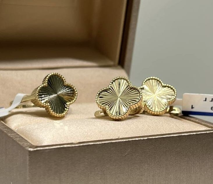 Exclusive Gold Aij306 вес 5.81 г золото, без вставок купить,432950