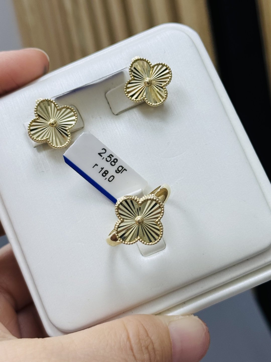 Exclusive Gold Aij84 вес 6.23 г золото, без вставок купить,463700.00000000006