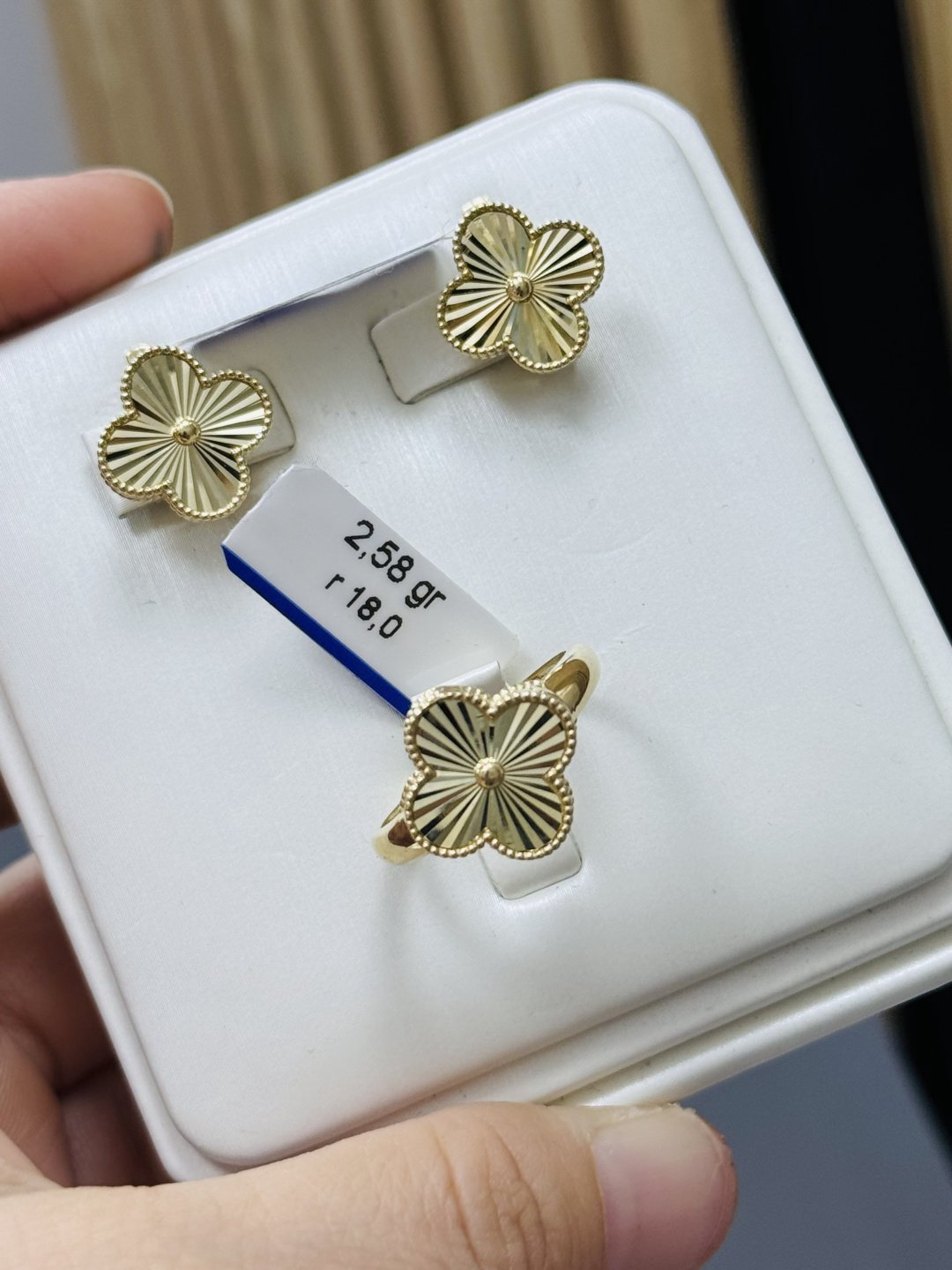 Exclusive Gold Aij84 вес 6.23 г золото, без вставок купить,463700.00000000006
