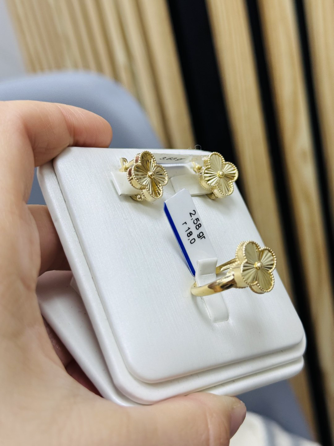 Exclusive Gold Aij84 вес 6.23 г золото, без вставок купить,463700.00000000006