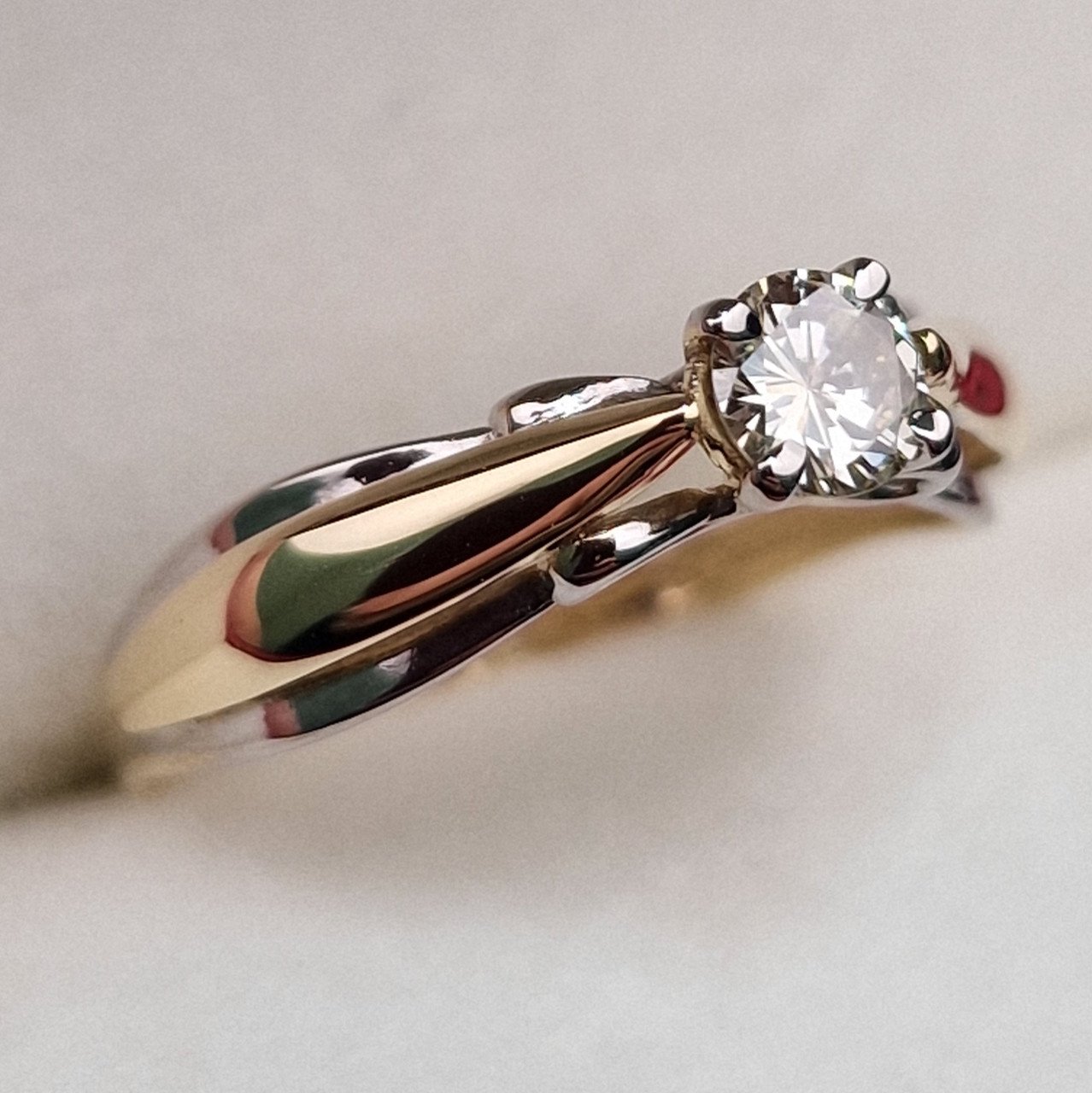 Кольцо Deimantas 99981696 16,5р 1,84гр 0,235ct. купить,NaN
