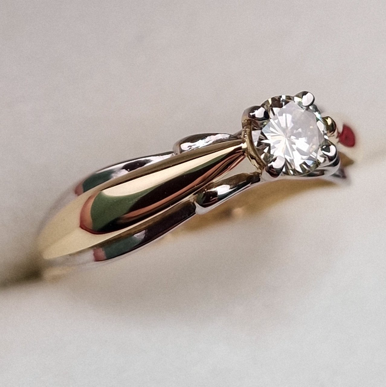 Кольцо Deimantas 99981696 16,5р 1,84гр 0,235ct. купить,NaN