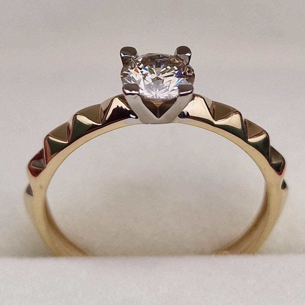 Кольцо Deimantas 99981675 17р 1,72гр 0,528ct. купить,NaN