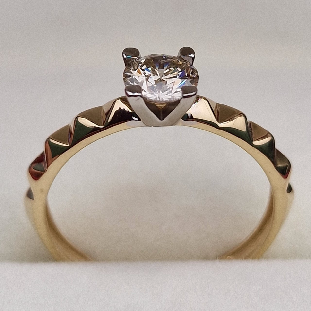 Кольцо Deimantas 99981675 17р 1,72гр 0,528ct. купить,NaN