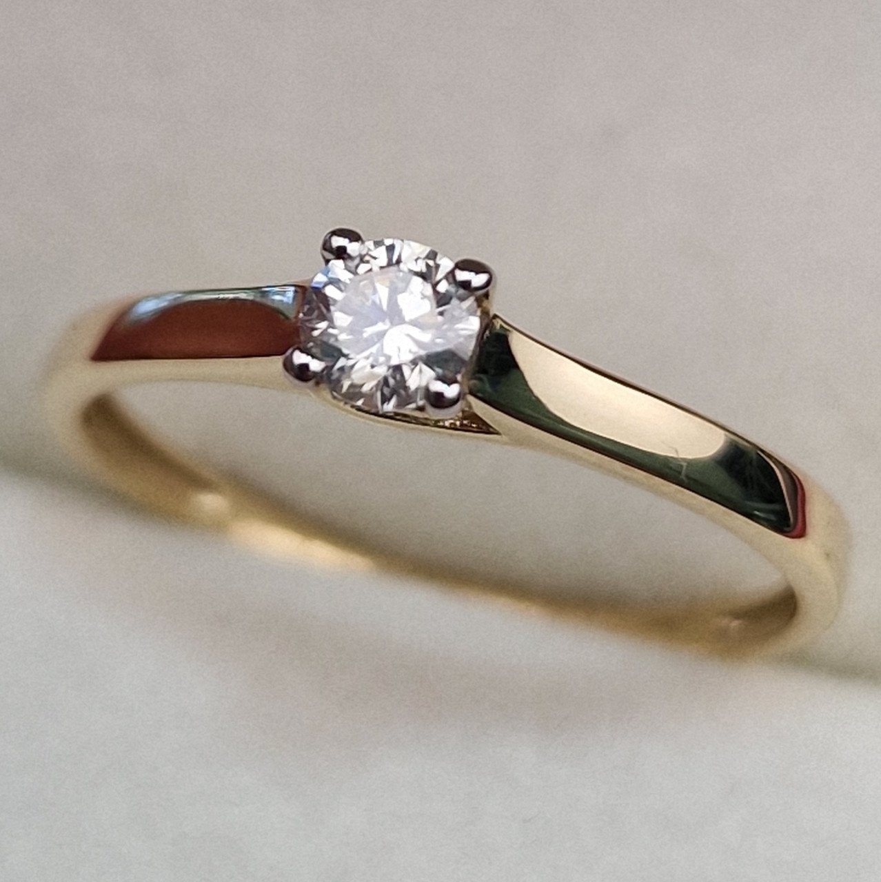 Кольцо Deimantas 99981704 17р 1,29гр 0,192ct. купить,NaN