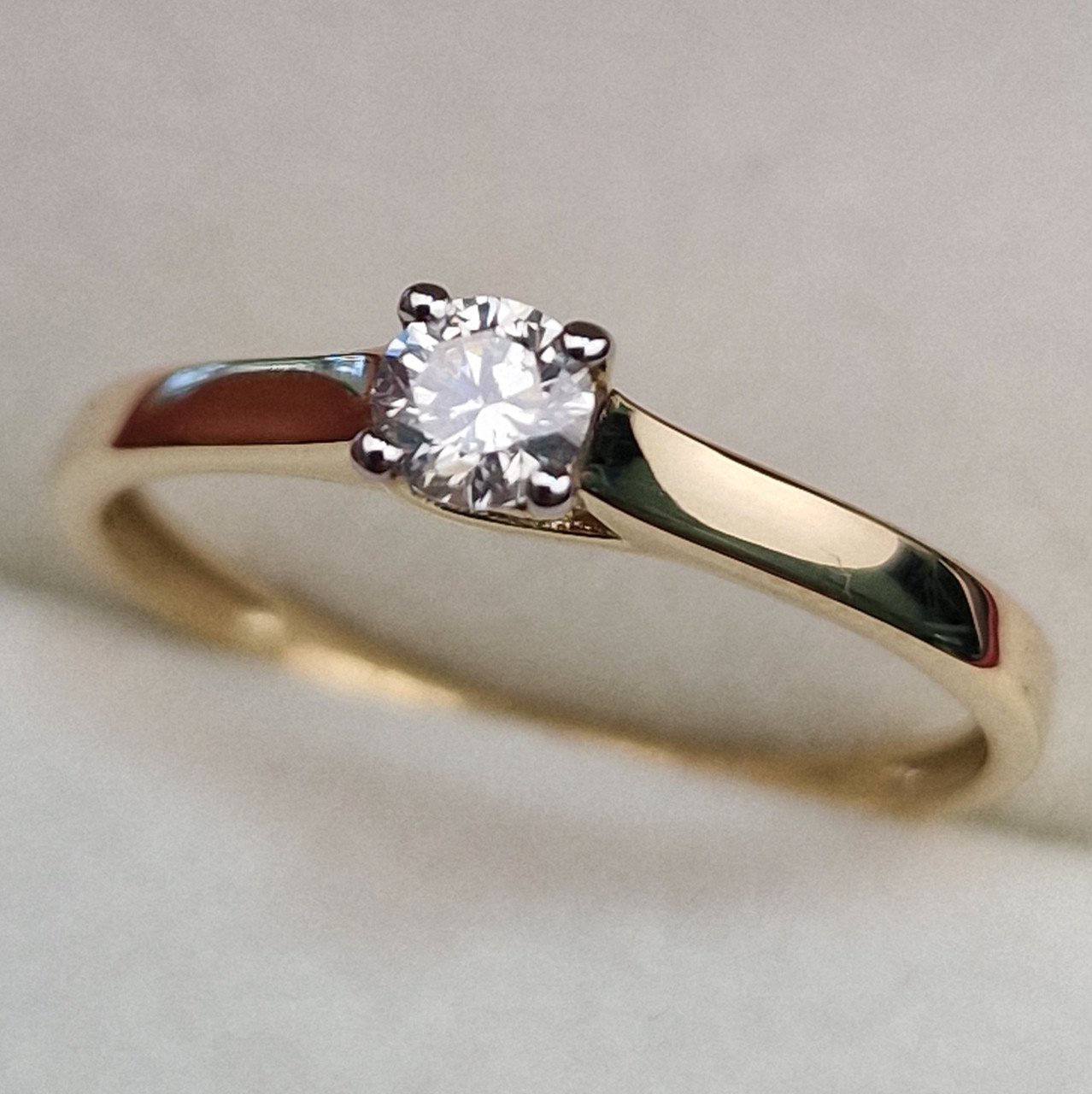 Кольцо Deimantas 99981704 17р 1,29гр 0,192ct. купить,NaN