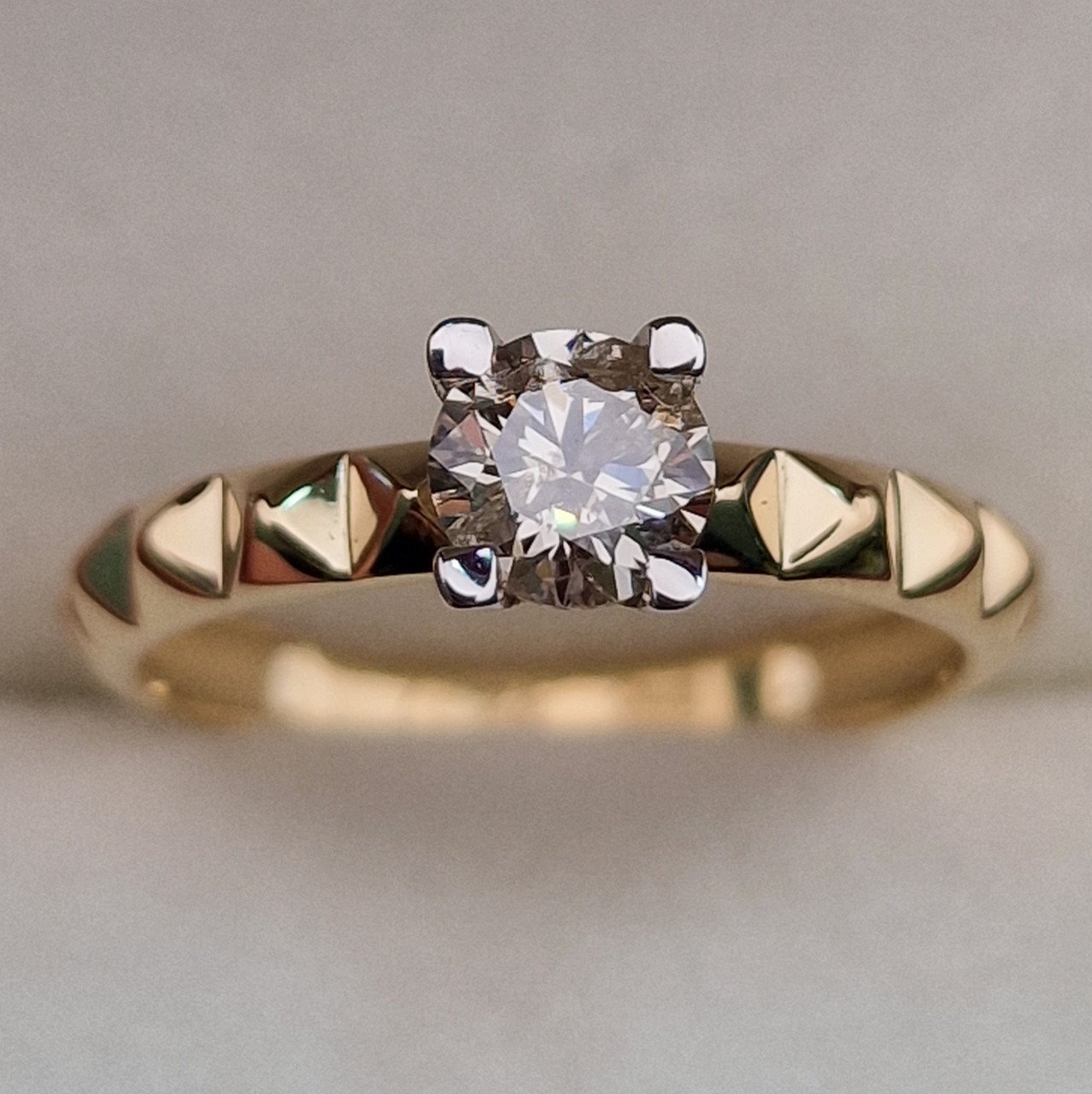 Кольцо Deimantas 99981675 17р 1,72гр 0,528ct. купить,NaN