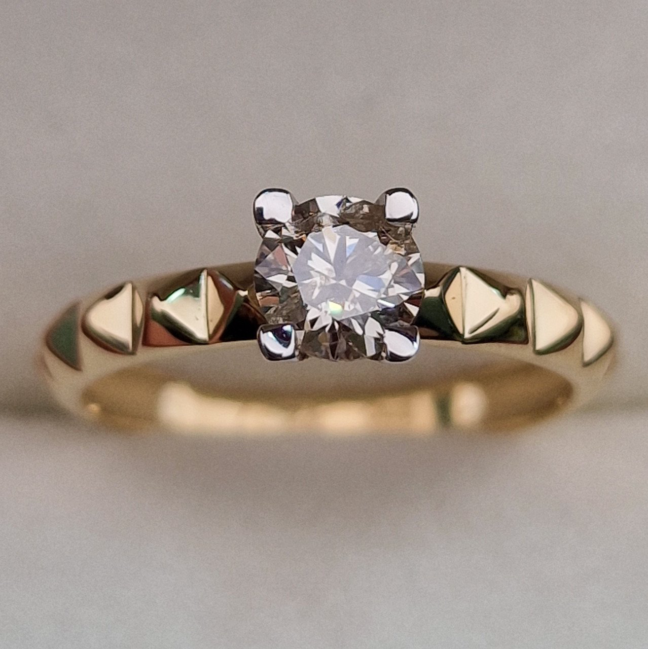 Кольцо Deimantas 99981675 17р 1,72гр 0,528ct. купить,NaN