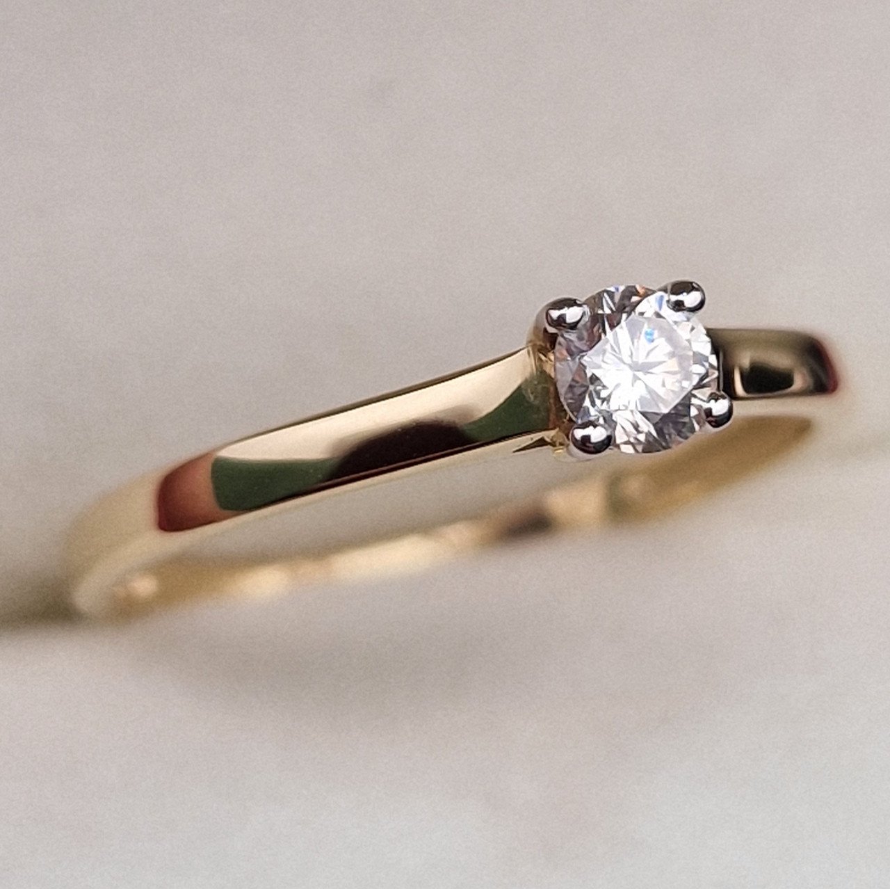 Кольцо Deimantas 99981704 17р 1,29гр 0,192ct. купить,NaN